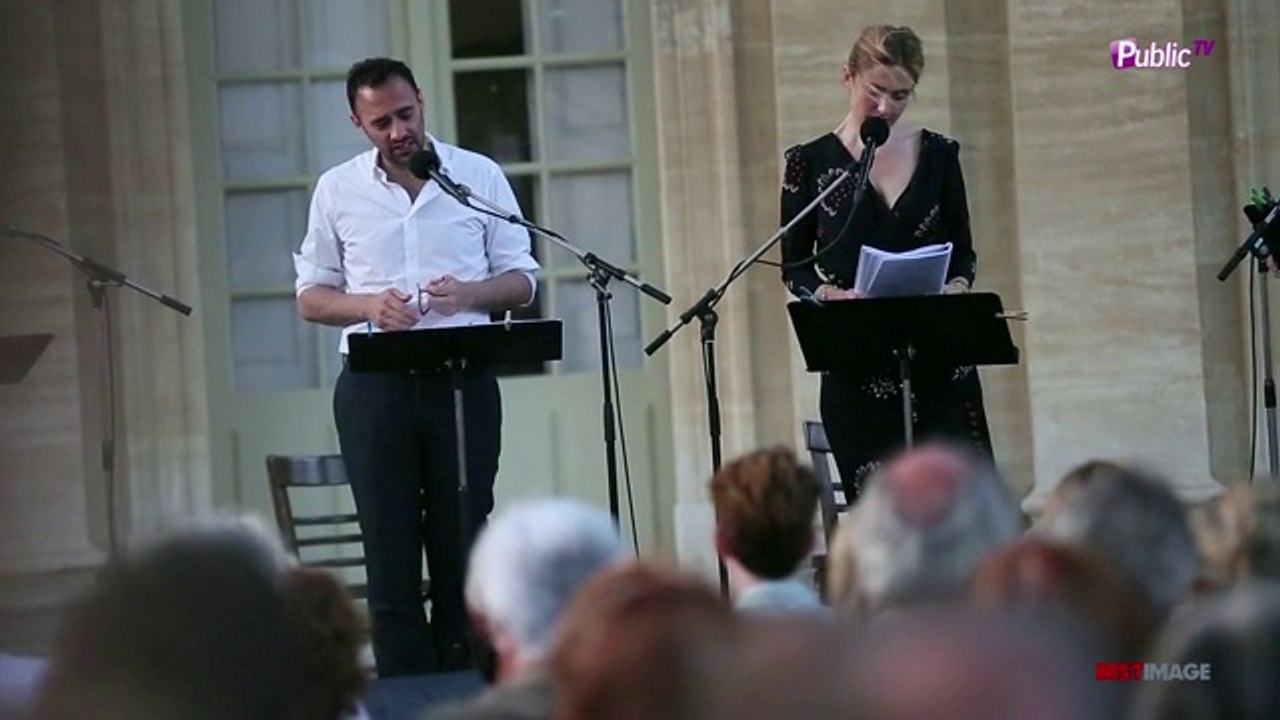Exclu Vidéo : Julie Gayet : rayonnante au festival d'Avignon !