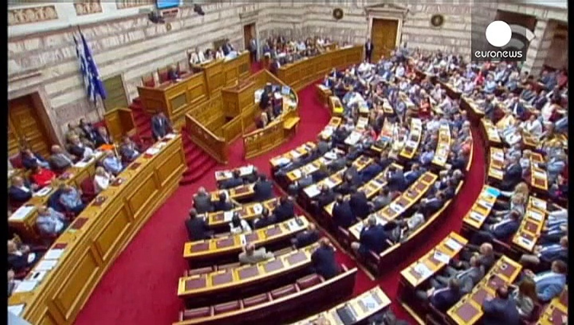 Греция: парламент голосует по второму пакету мер экономии