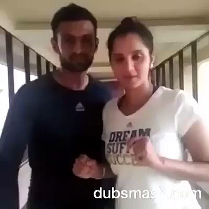 Dubsmash Shoaib Malik, Sania Mirza and team Pakistan