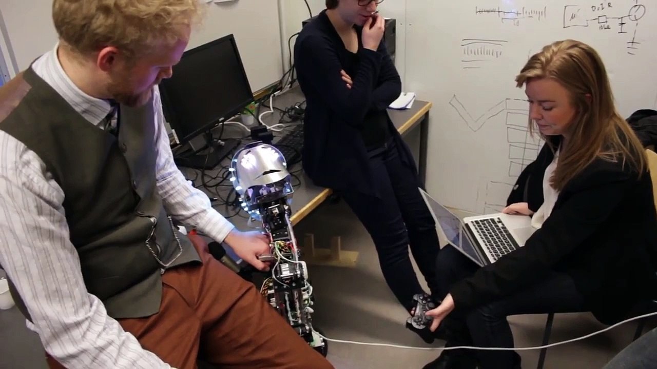 The Robot Project - Robyt's alive!