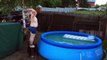 Un russe se prépare pour plonger dans sa piscine - FAIL