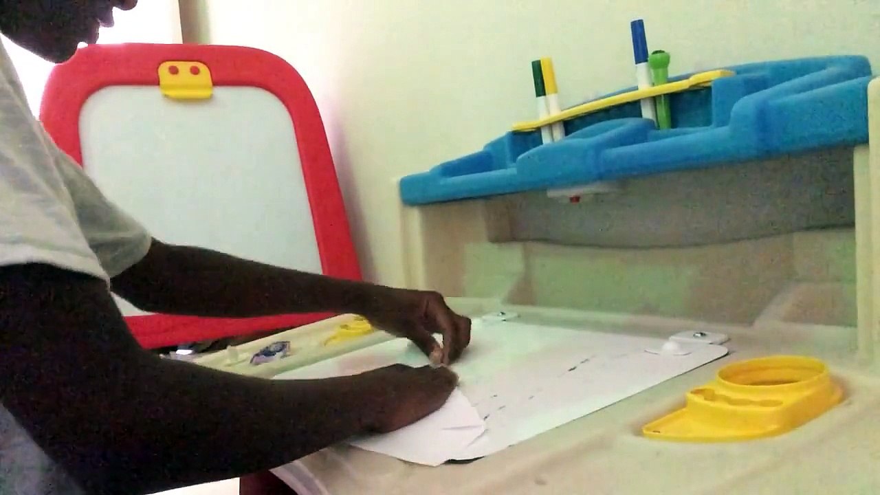 How to make a glider and a bullet paper airplane.