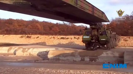 SPRAT Système de Pose Rapide de Travures ou PTA Pont d'Assaut Modulaire