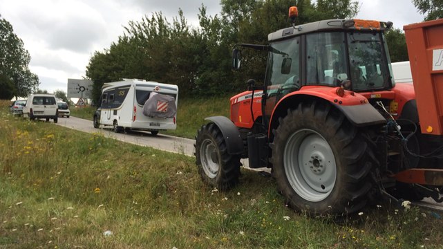 Les agriculteurs continuent leur blocage