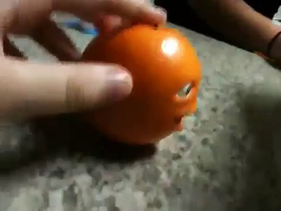 The annoying orange: Hey[knife]apple.