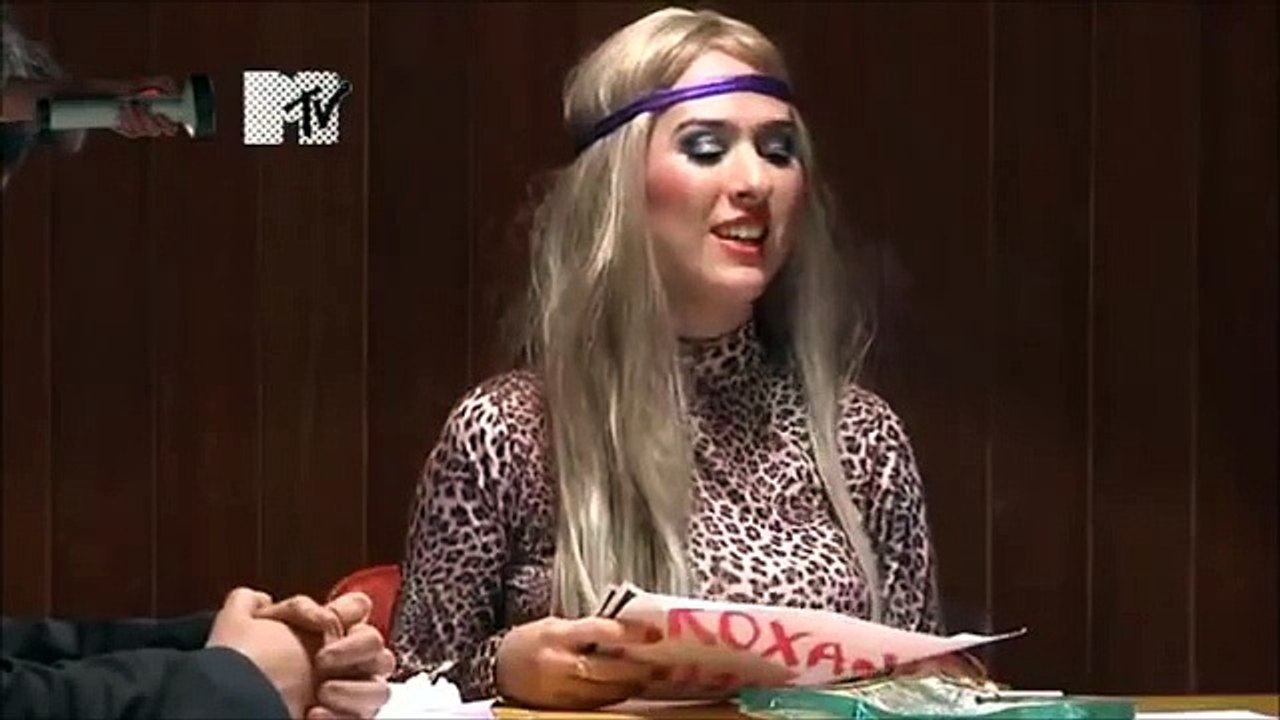 Comédia MTV 2011 - Roxanne é interrogada