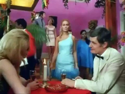 Champions Sharron Macready (Alexandra Bastedo): Sharona