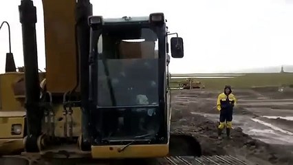 ÇAMURA BATAN ADAMIN SONU