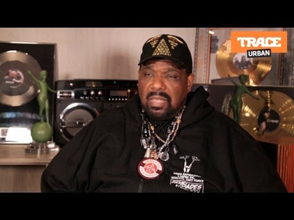 Afrika Bambaataa explique l'invention du terme "hip-hop"