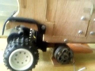 Carro de madera con motor