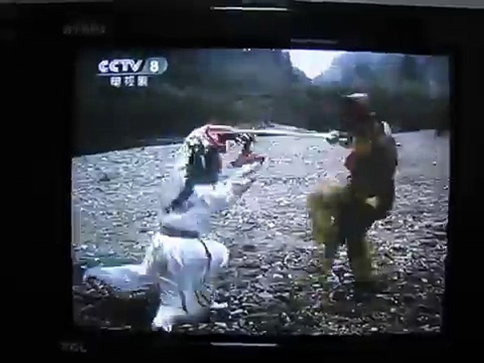 Red Strife viendo Tv - El Rey Mono - China 2012