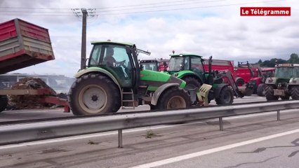 Quimper. Les agriculteurs quittent la voie express