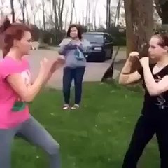 girls fighting hahahaha very funny