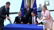 التوقيع في بروكسل على المباشرة بخطة جان كلود يونكر للاستثمار في اوروبا