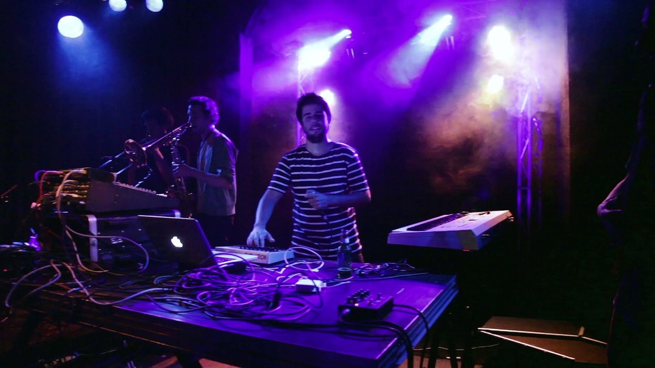 Massive Dub Corporation - Shake That World @ Pub ADK 2014 (Official video)