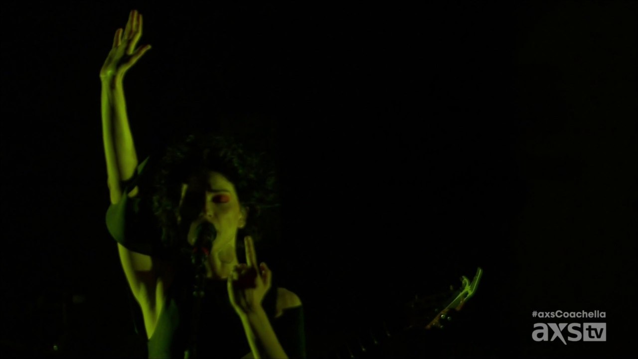 St. Vincent - Cruel (Coachella 2015, Weekend 2)