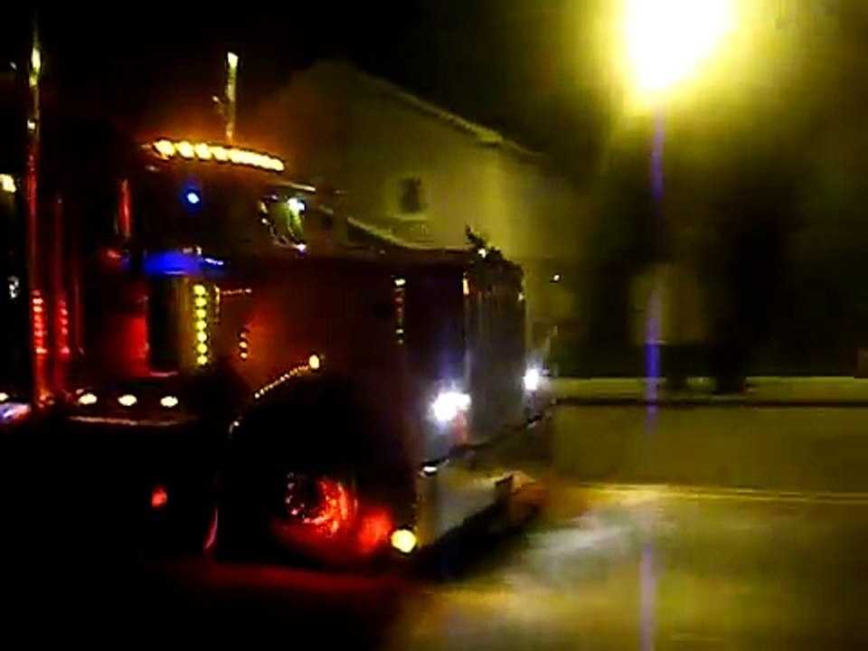 W900L Straight Piped ISX Cummins