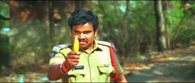 Bollywood : Un policier indien se défend avec une banane