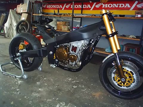 Kawasaki ZX9R Streetfighter Moto Grau