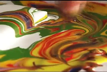 Vídeo arte com tintas