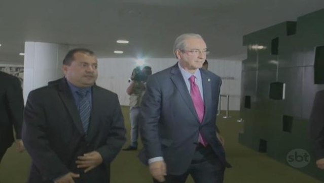 STF pede explicações sobre citação de Cunha na Lava Jato