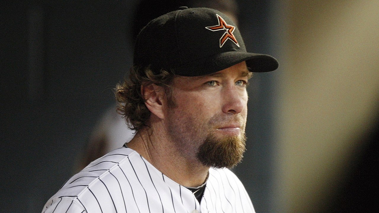 Astros Legend Jeff Bagwell Caught on Camera Grabbing Woman's Boob