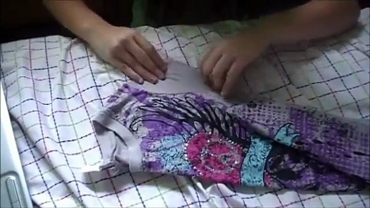 Tutorial: HOW-TO cut a shortsleeves shirt into a cute tank top!