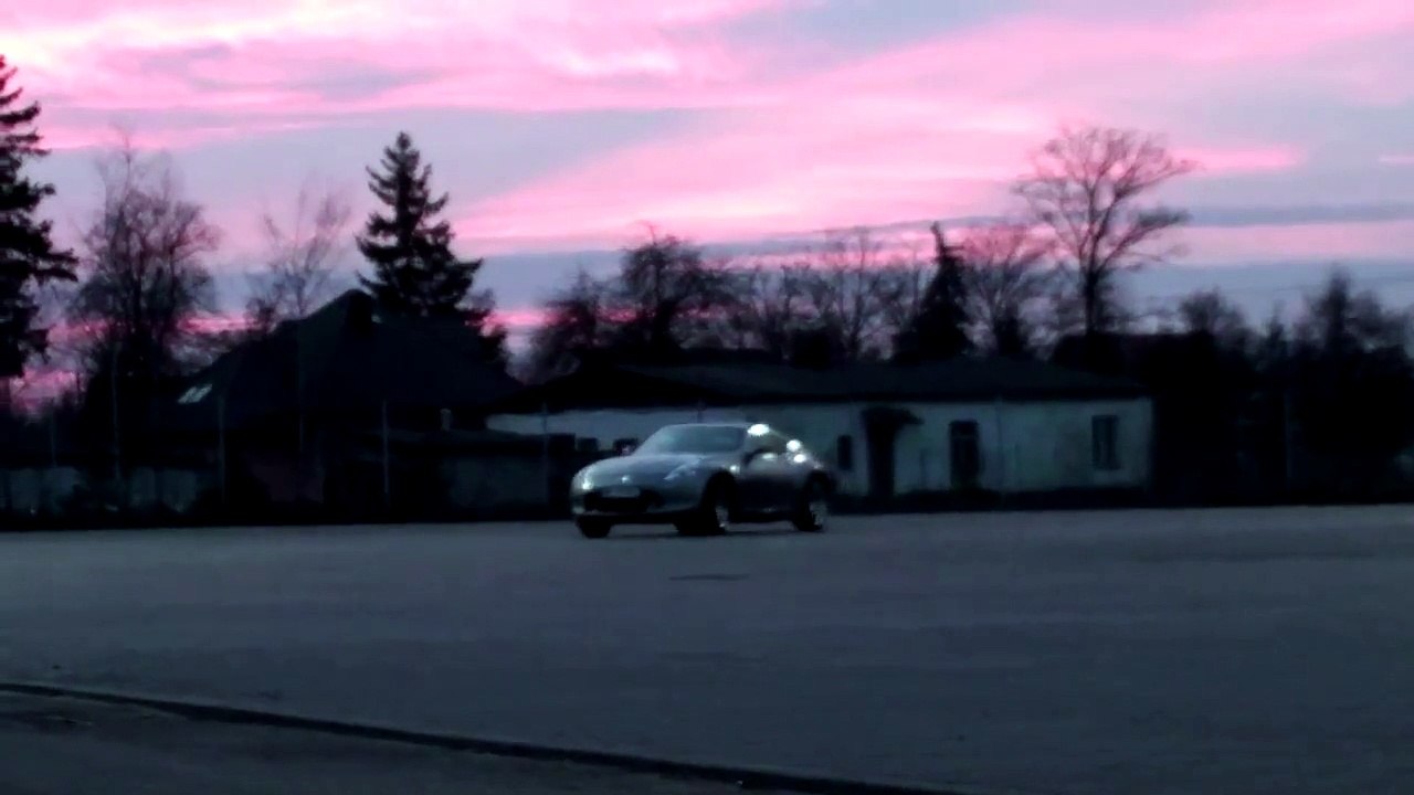 Nissan 370z drift at night