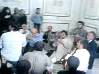 shia prayer in umayyad mosque, damascus