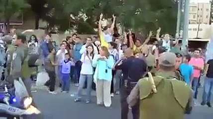 Must Watch: Israeli Jewish boy beaten up for protesting for free Palestine.