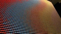 Un écran géant fait de bobines de fils de couleurs à la place des pixels - Dingue