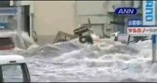 La ola gigante arrastra barcos a las ciudades en Japón(Tsunami). (12/03/2011).