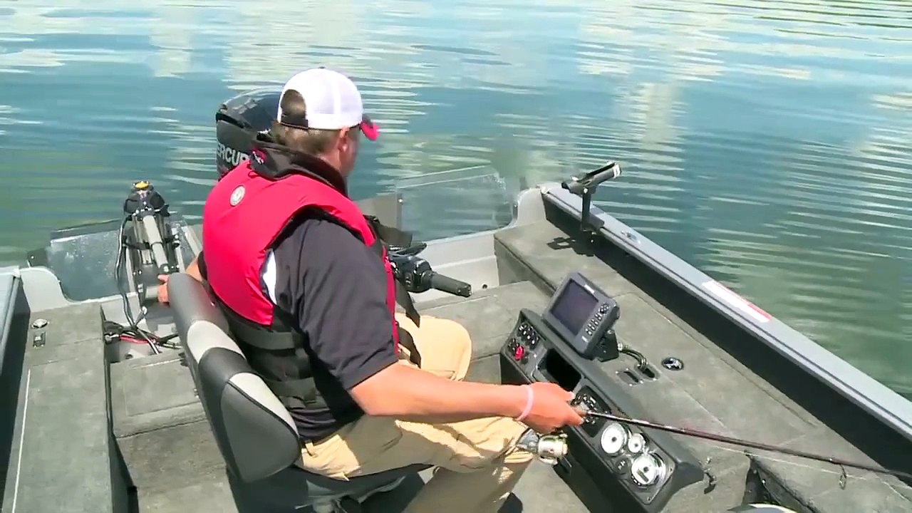 2015 Lund Pro Guide Series
