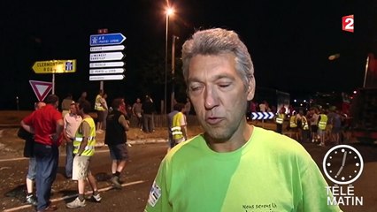 Crise des éleveurs : 300 tracteurs bloquent les principaux accès à Lyon
