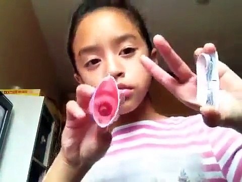 Challenge faire une grosse bulle avec des chewing-gum ... FAIL -celine&marina