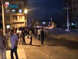 İzmir Kobani Eylemlerinde polisin Gözü Önünde Kürt çocuğuna linç