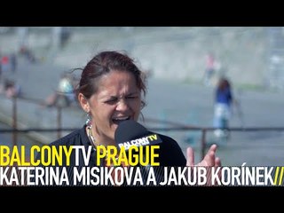 KATEŘINA MISÍKOVÁ A JAKUB KOŘÍNEK - VÍNO PRO MONETA (BalconyTV)