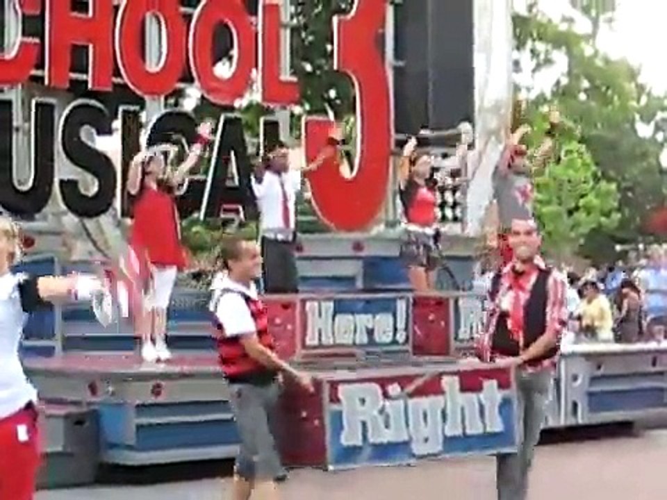 Disney 1009 :: High School Musical 3: Senior Year - Right Here Right Now!