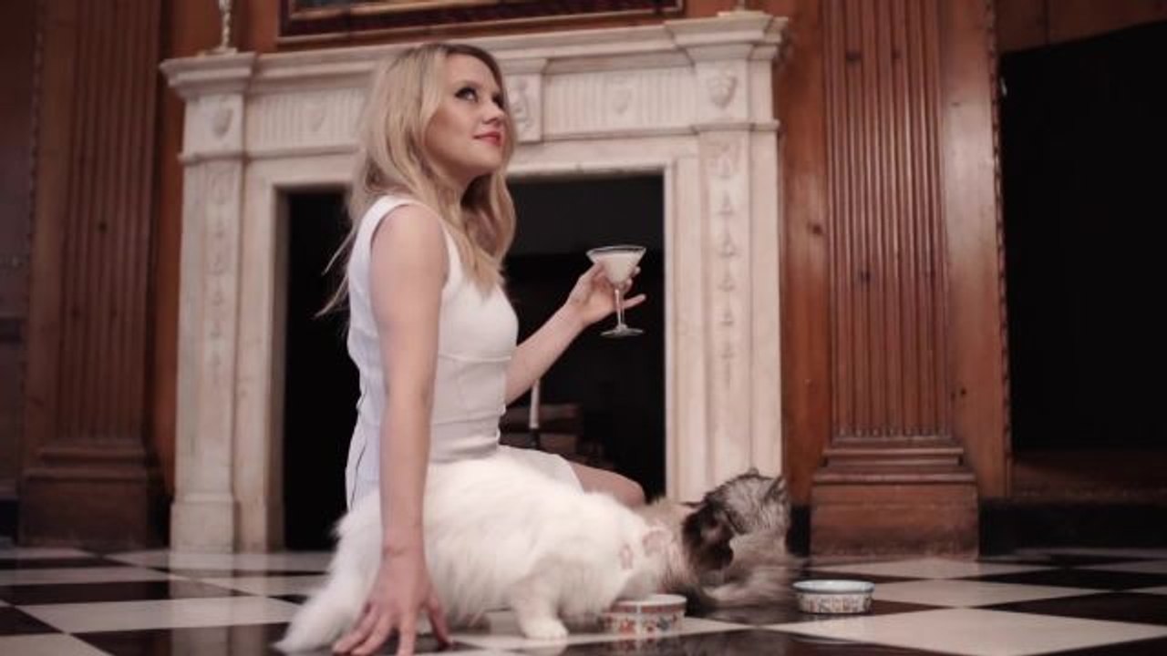 Kate McKinnon Weighs in on the Best SNL Kisser 