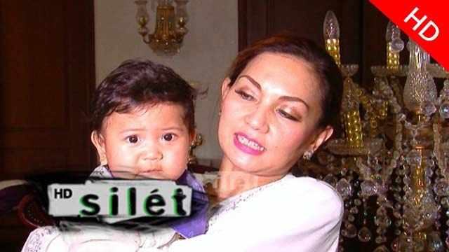 Kebersamaan Nia Bersama Keluarga di Hari Lebaran - Silet 22 Juli 2015