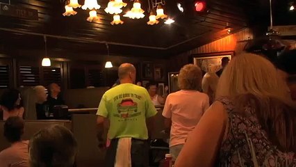 Andy Wood sings 'Viva Las Vegas' at Elvis Week 2013 (video)