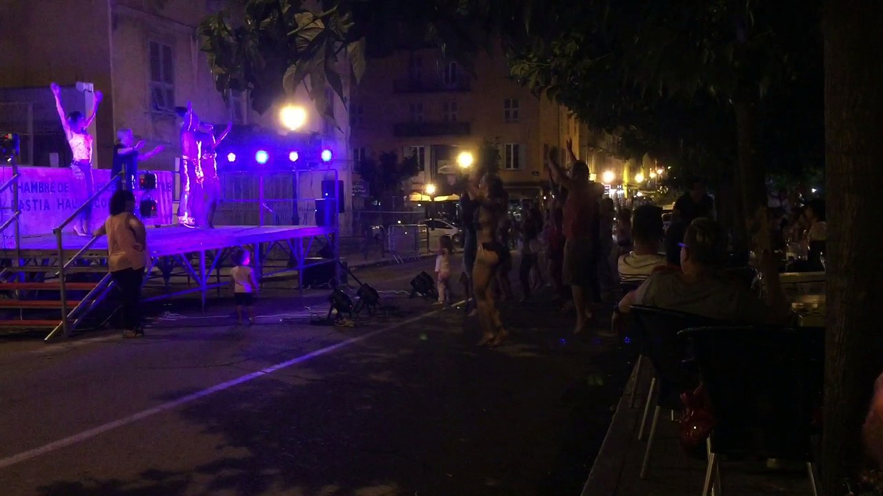 Move your body the night in Corti...