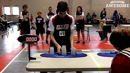 Record du monde de Cup stacking