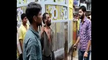 A Muslim man, is being thrashed by Hindu extremists in india