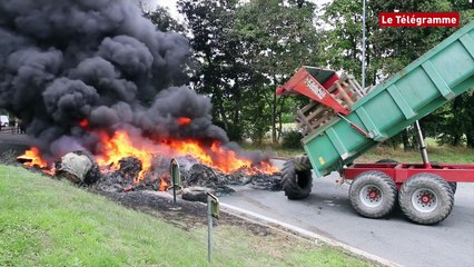 Dinan. La ville toujours bloquée, des feux allumés