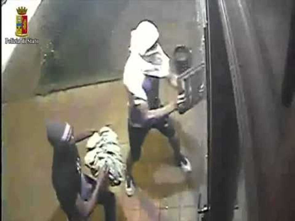 Pistoia - Furti con spaccata a bar e tabacchi, cinque arresti (23.07.15)