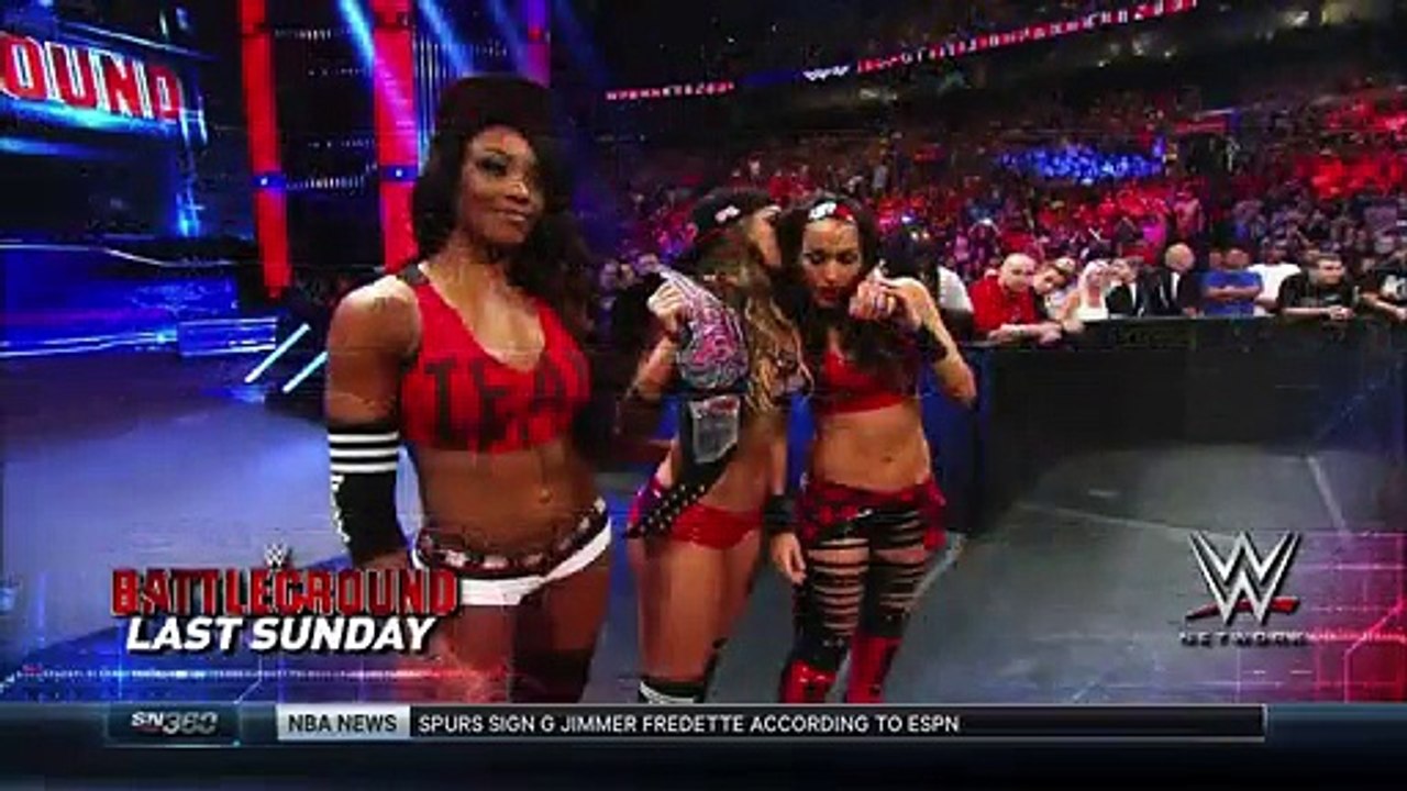 Naomi And Sasha Banks Vs The Bella Twins