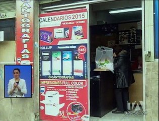 Elementos publicitarios y garabatos se adueñan de Quito