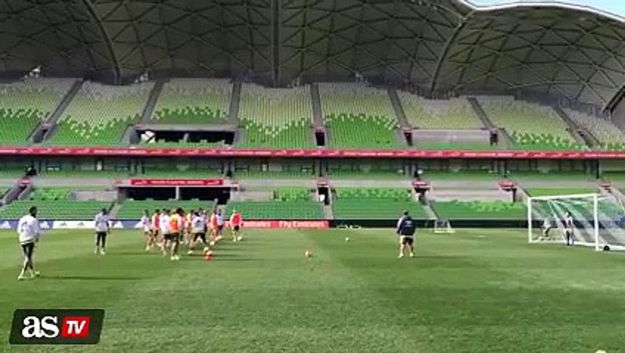 Real Madrid Crossbar challenge