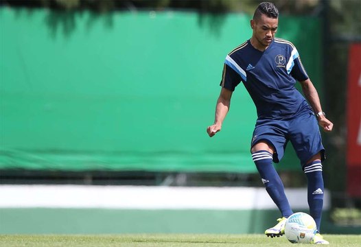 Zagueiro prega respeito ao Vasco, mas diz que Palmeiras vai em busca do resultado